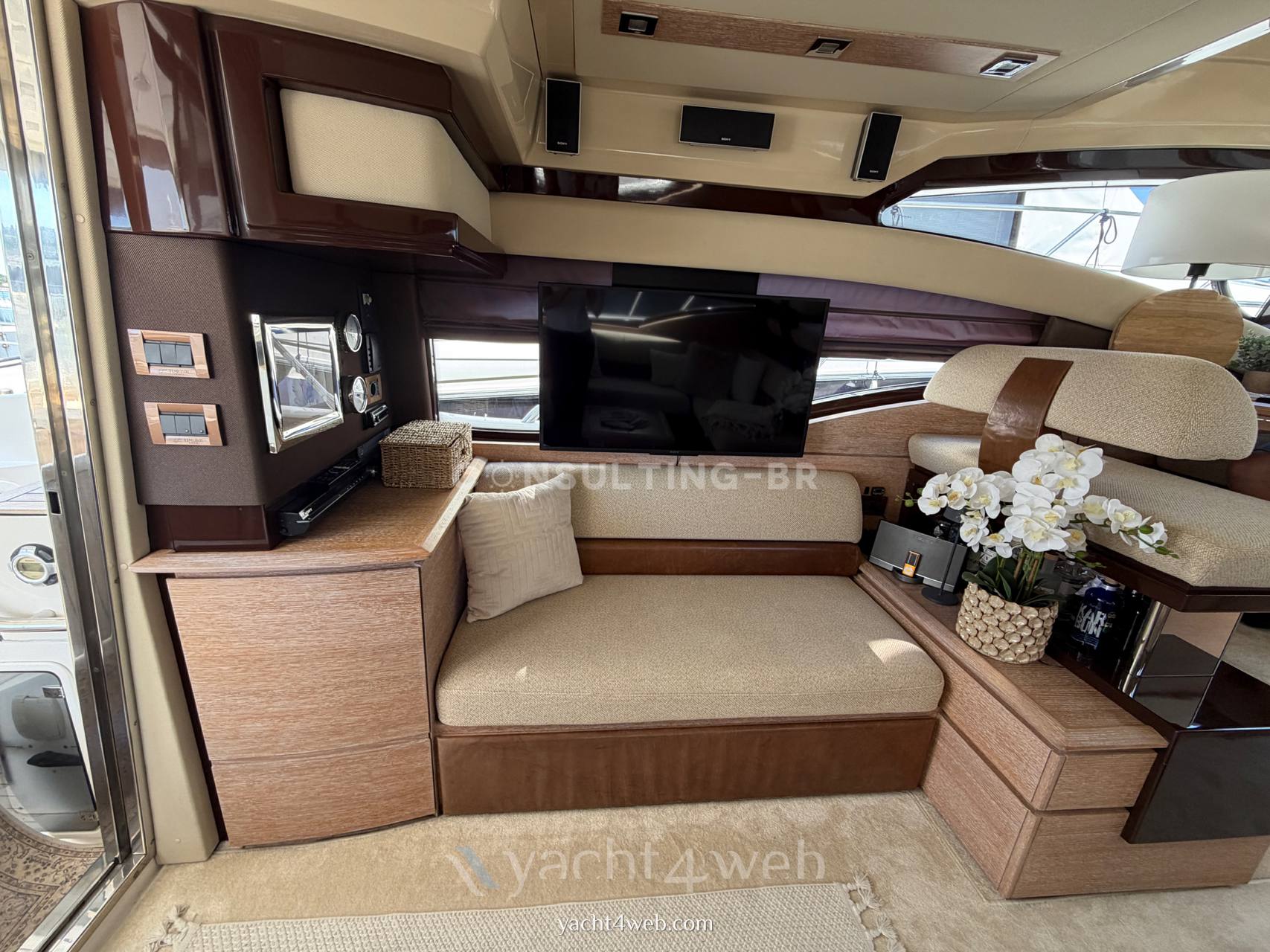 Azimut 47 fly