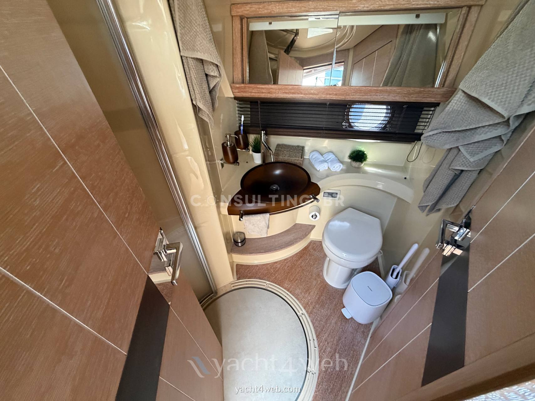 Azimut 47 fly