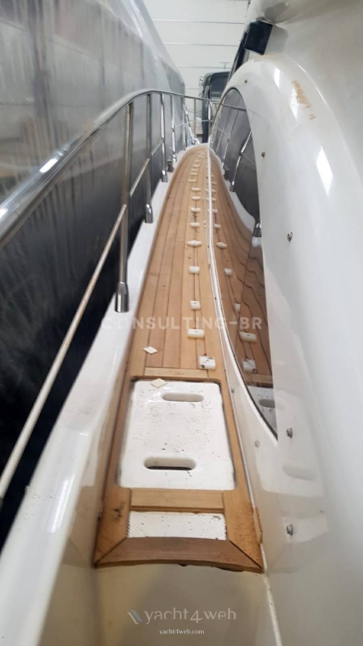 Azimut 47 fly