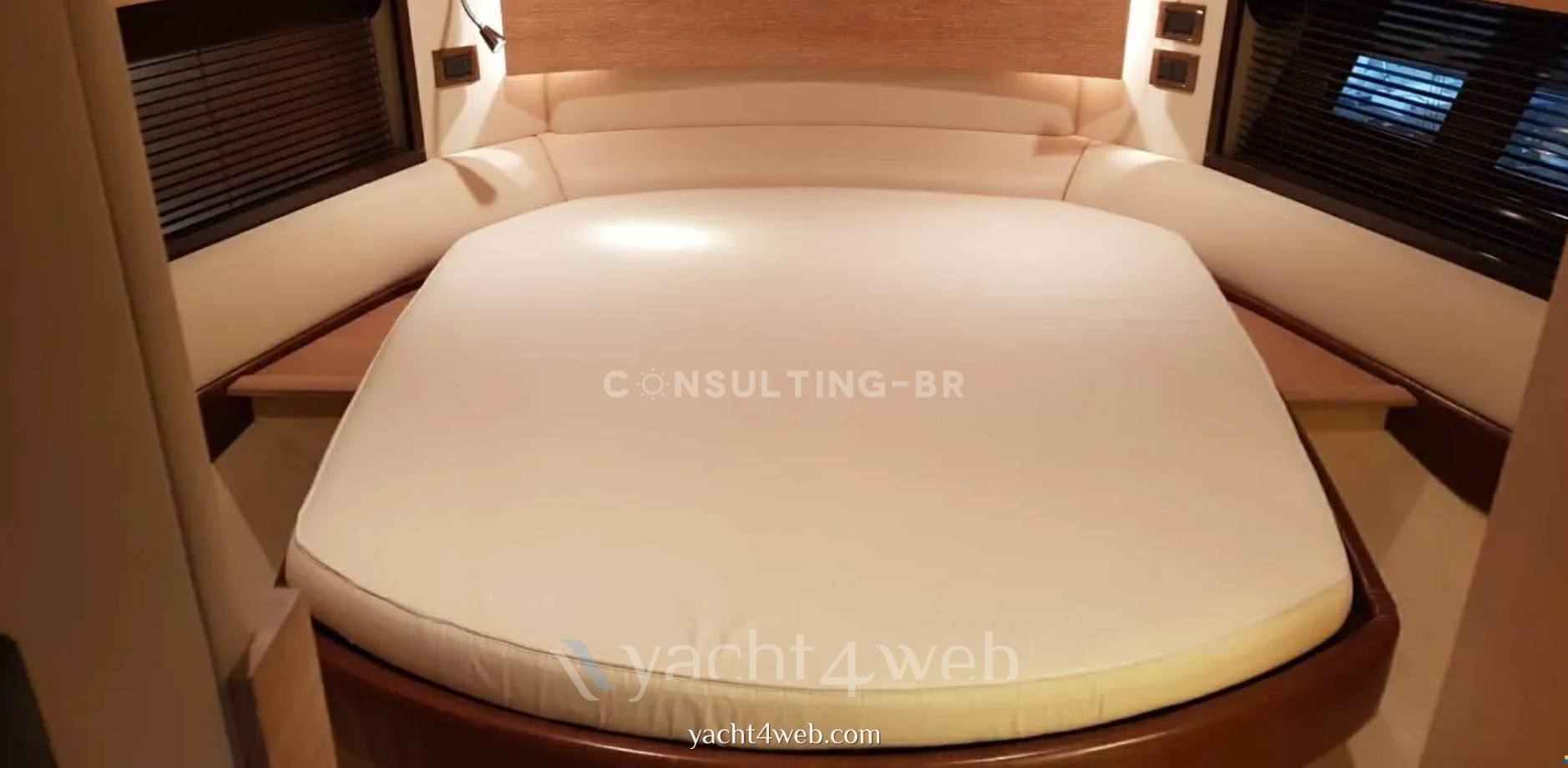 Azimut 47 fly