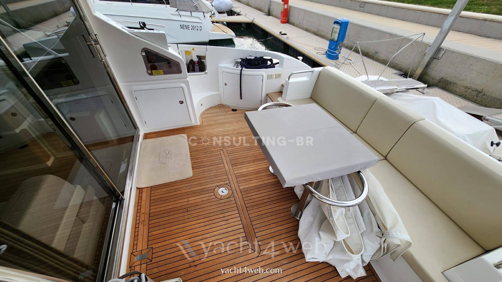 Azimut 60 fly