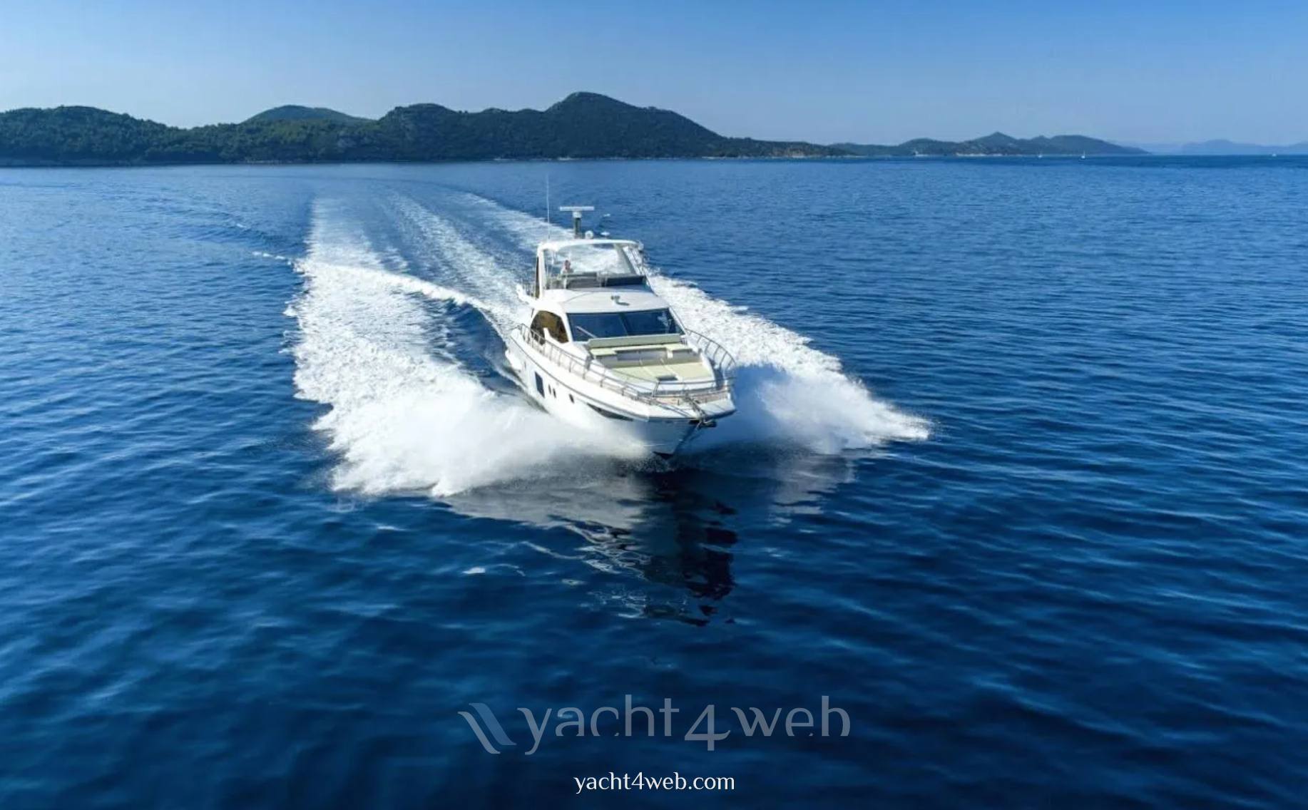Azimut 66 fly