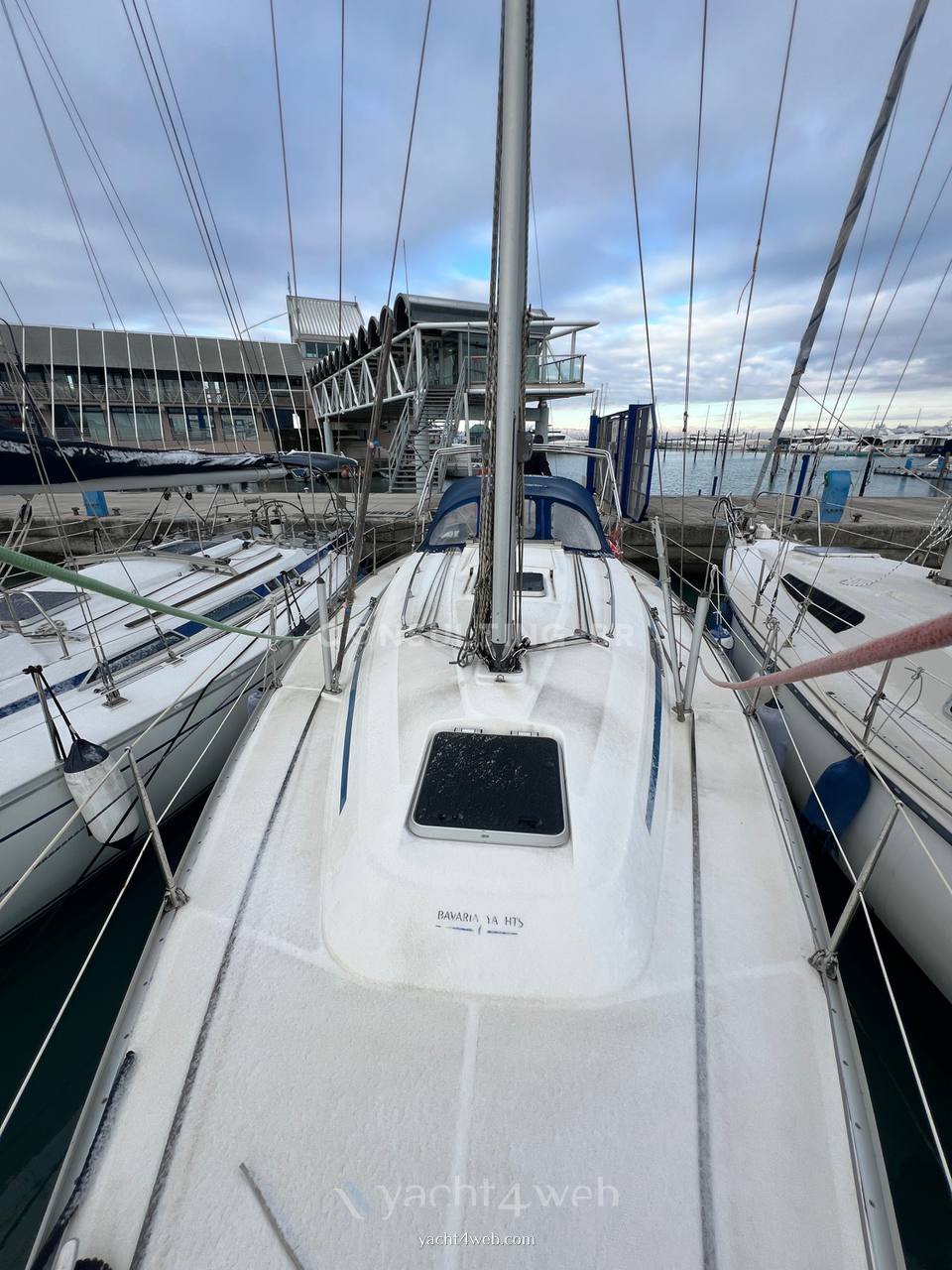 Bavaria 37