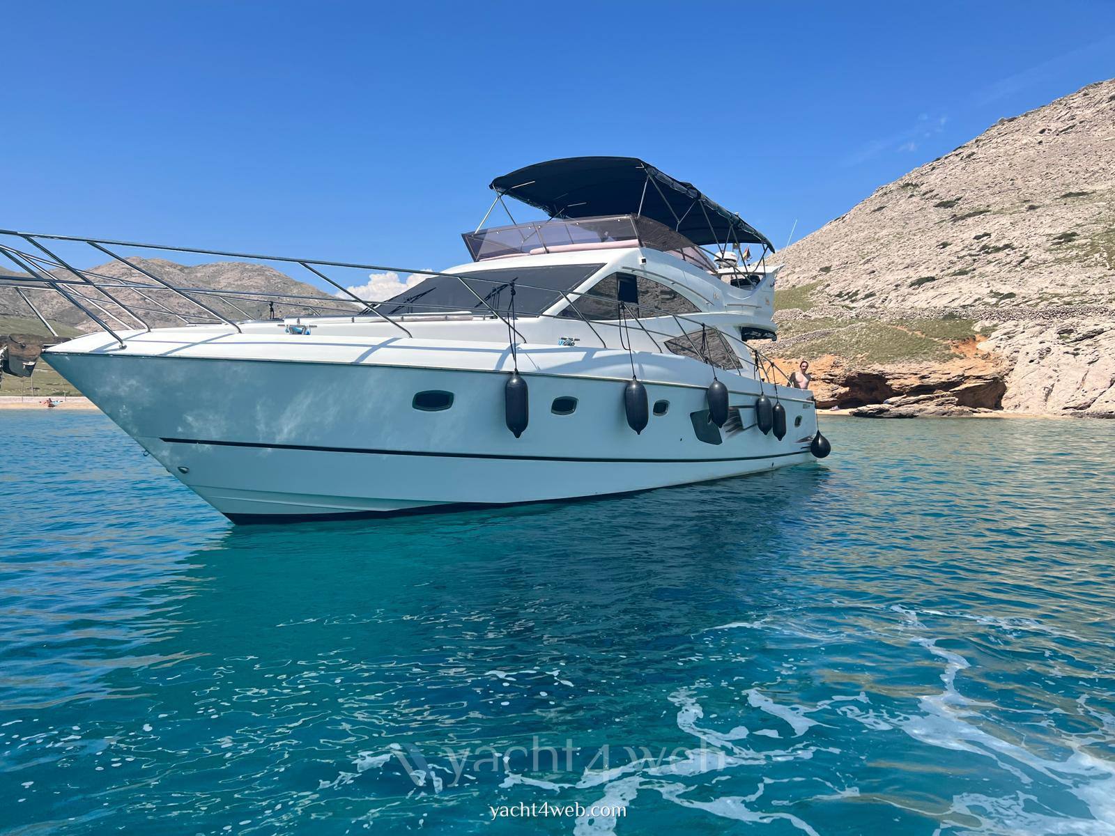 Galeon 530 fly