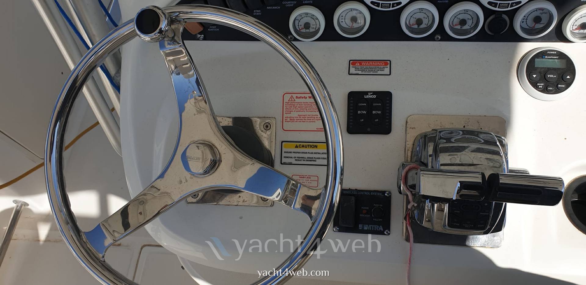 Boston whaler Outrage 320