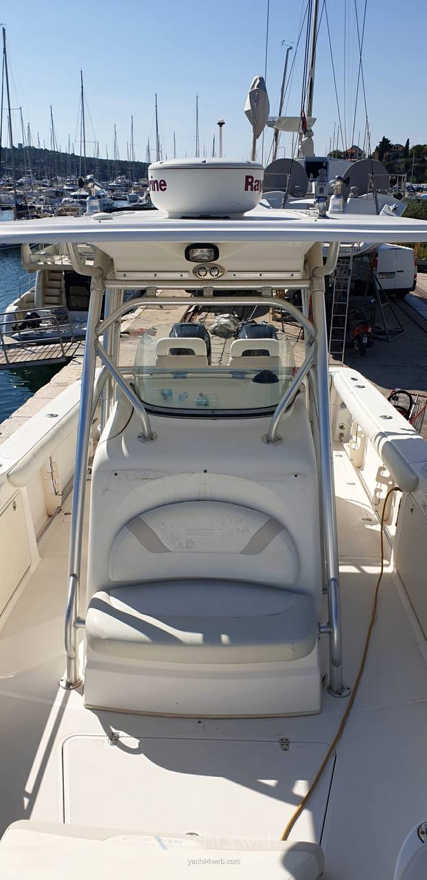 Boston whaler Outrage 320