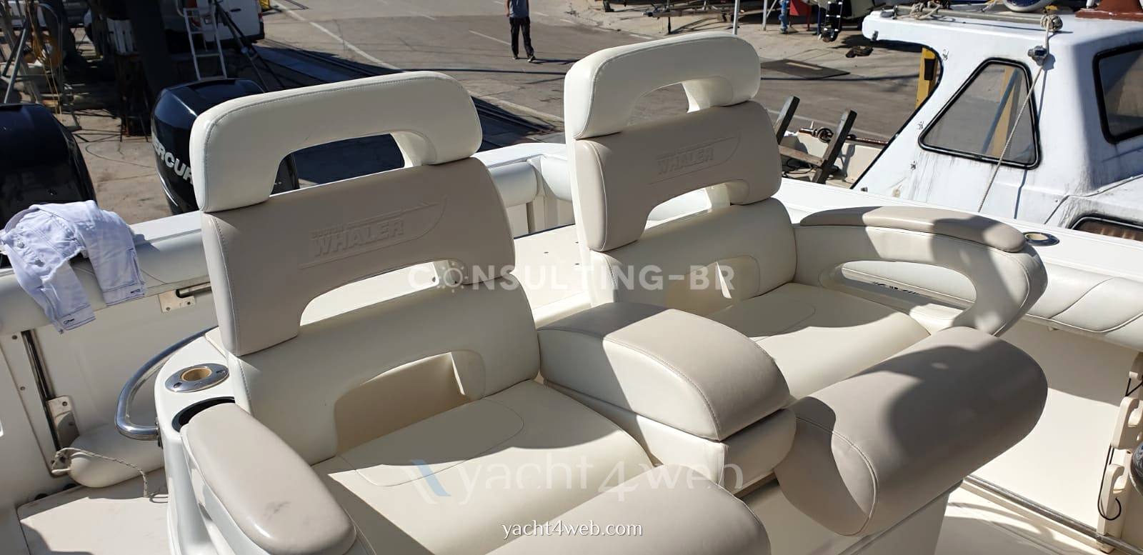 Boston whaler Outrage 320