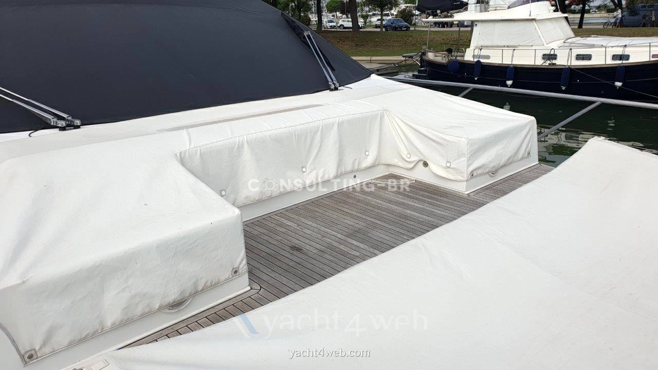 Azimut 66 fly 机动船