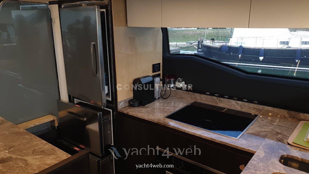 Azimut 66 fly 机动船 用于销售