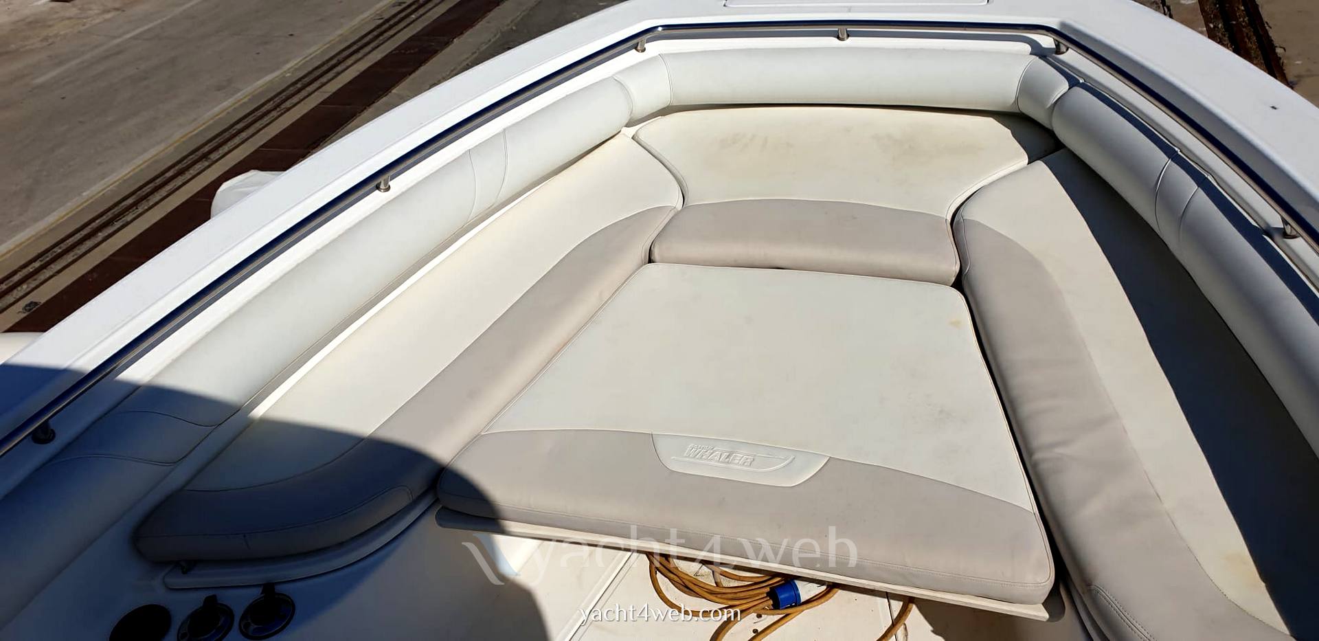 Boston whaler Outrage 320 barco a motor