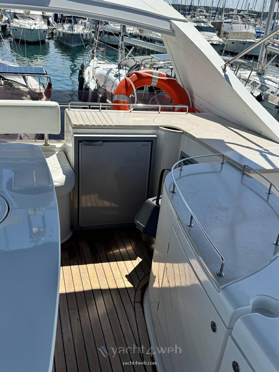 Galeon 530 fly Фото