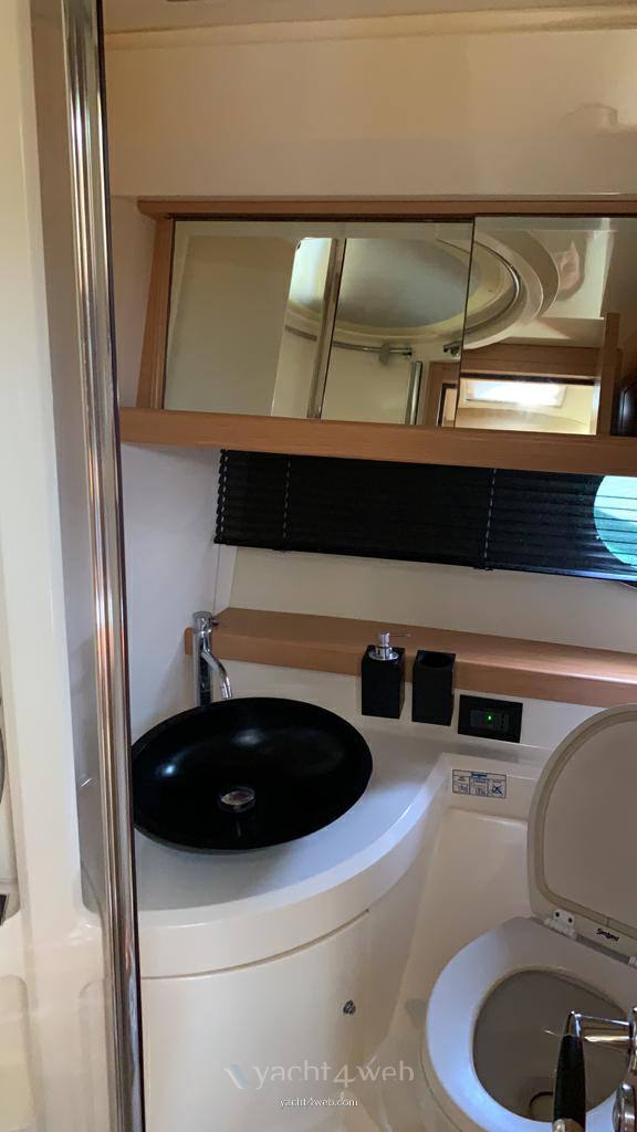 Azimut 40 fly 驾驶桥楼