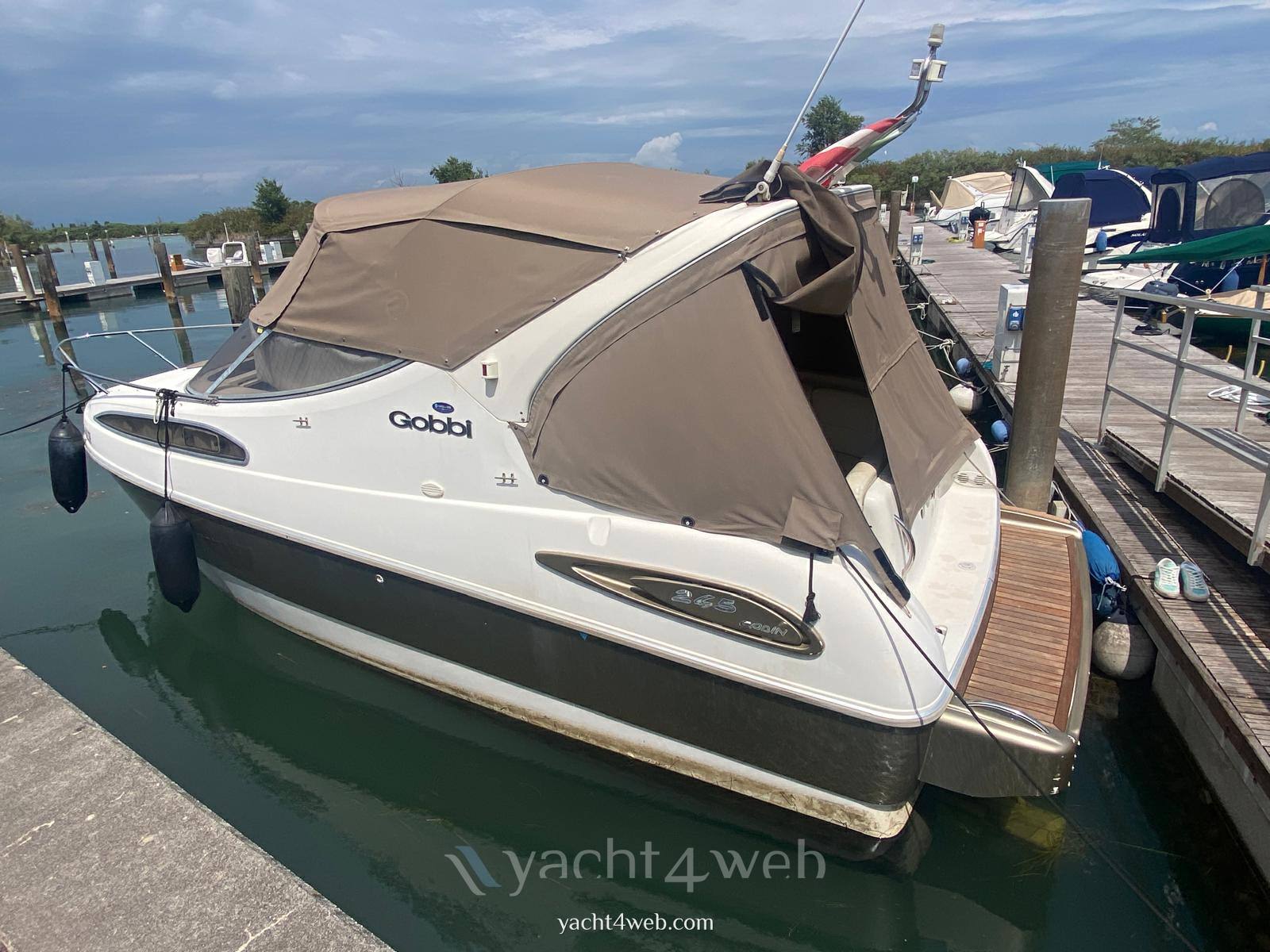 Gobbi 245 cabin Motorboot gebraucht zum Verkauf