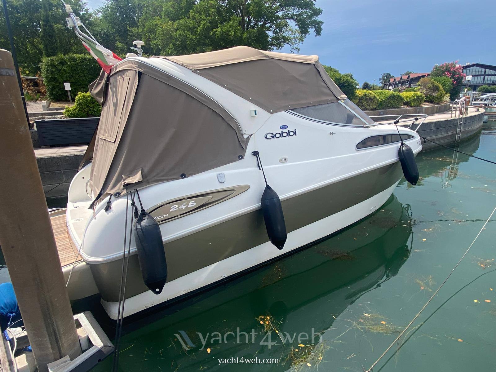 Gobbi 245 cabin 
