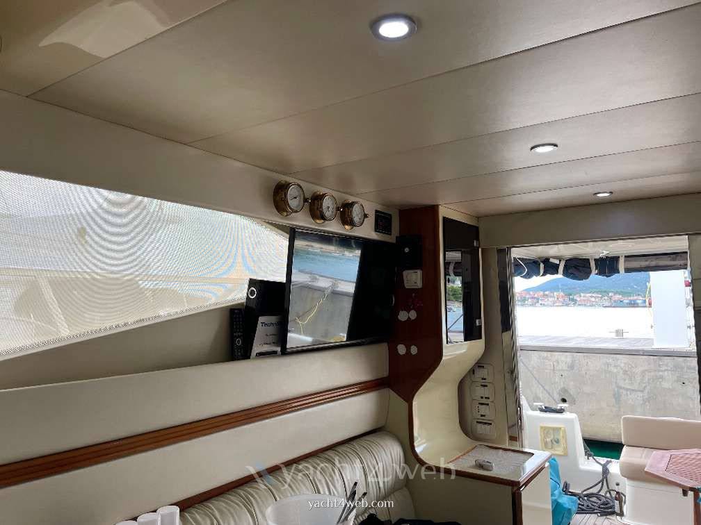 Azimut 43 fly 照片