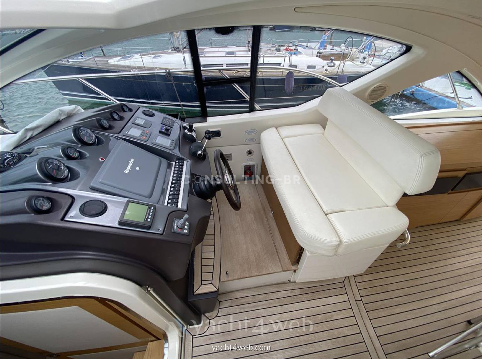 Azimut Atlantis 50x4 驾驶桥楼 使用
