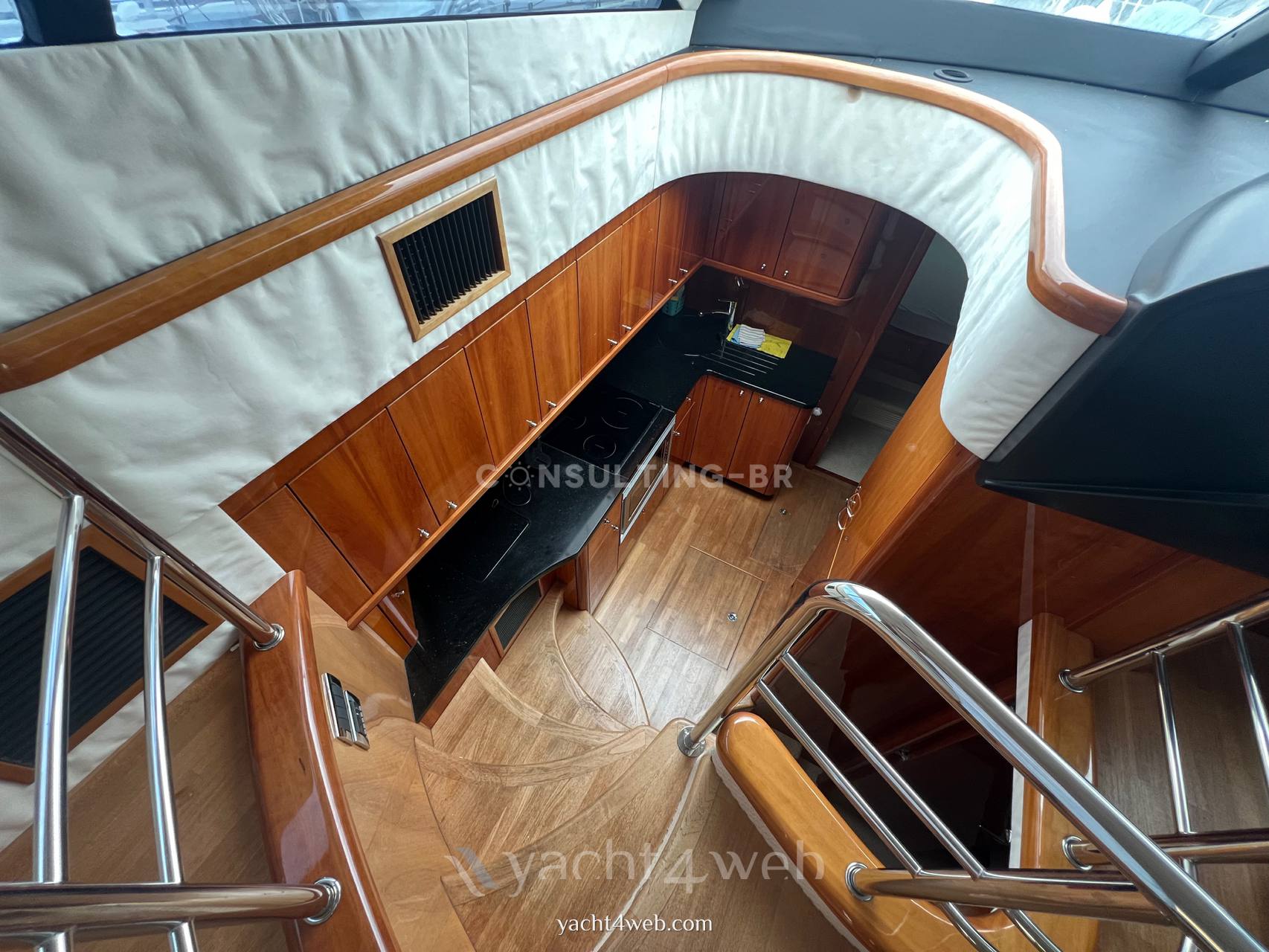 Sunseeker Manhattan 52 驾驶桥楼
