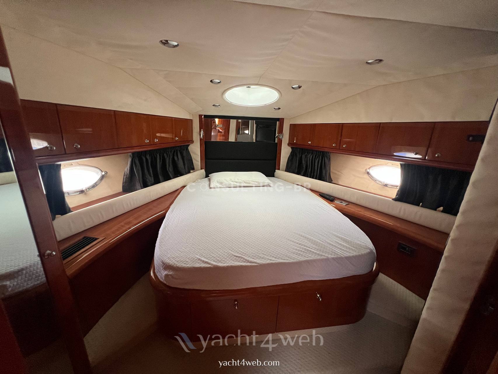 Sunseeker Manhattan 52 驾驶桥楼 使用