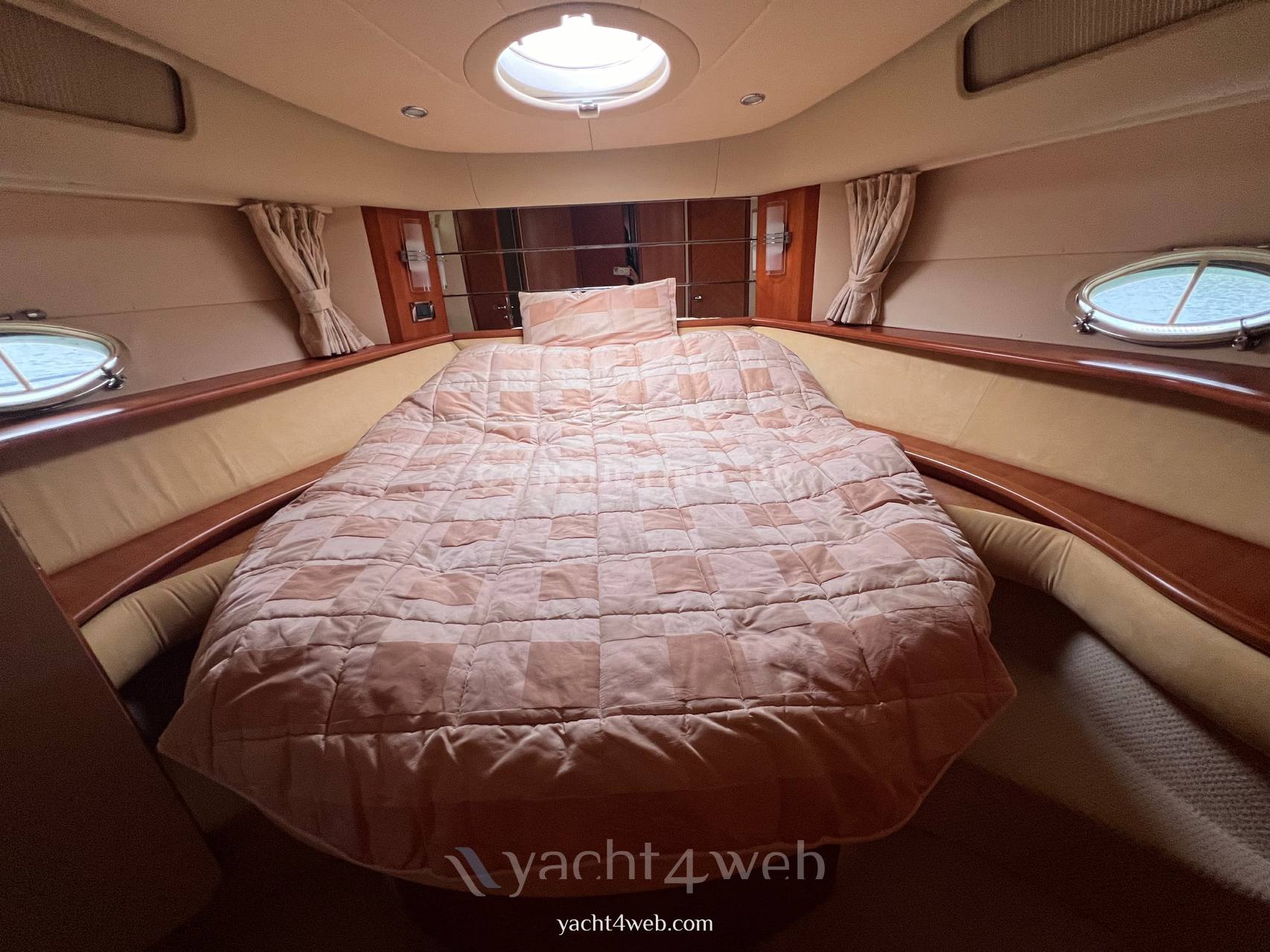 Azimut 46 fly 照片