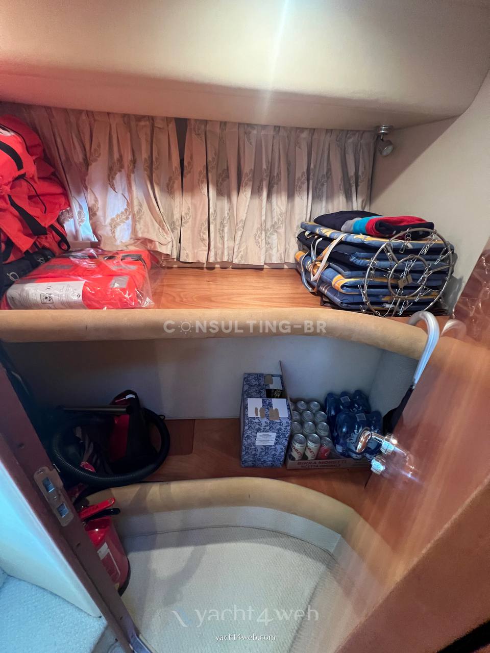 Azimut 46 fly 驾驶桥楼 使用