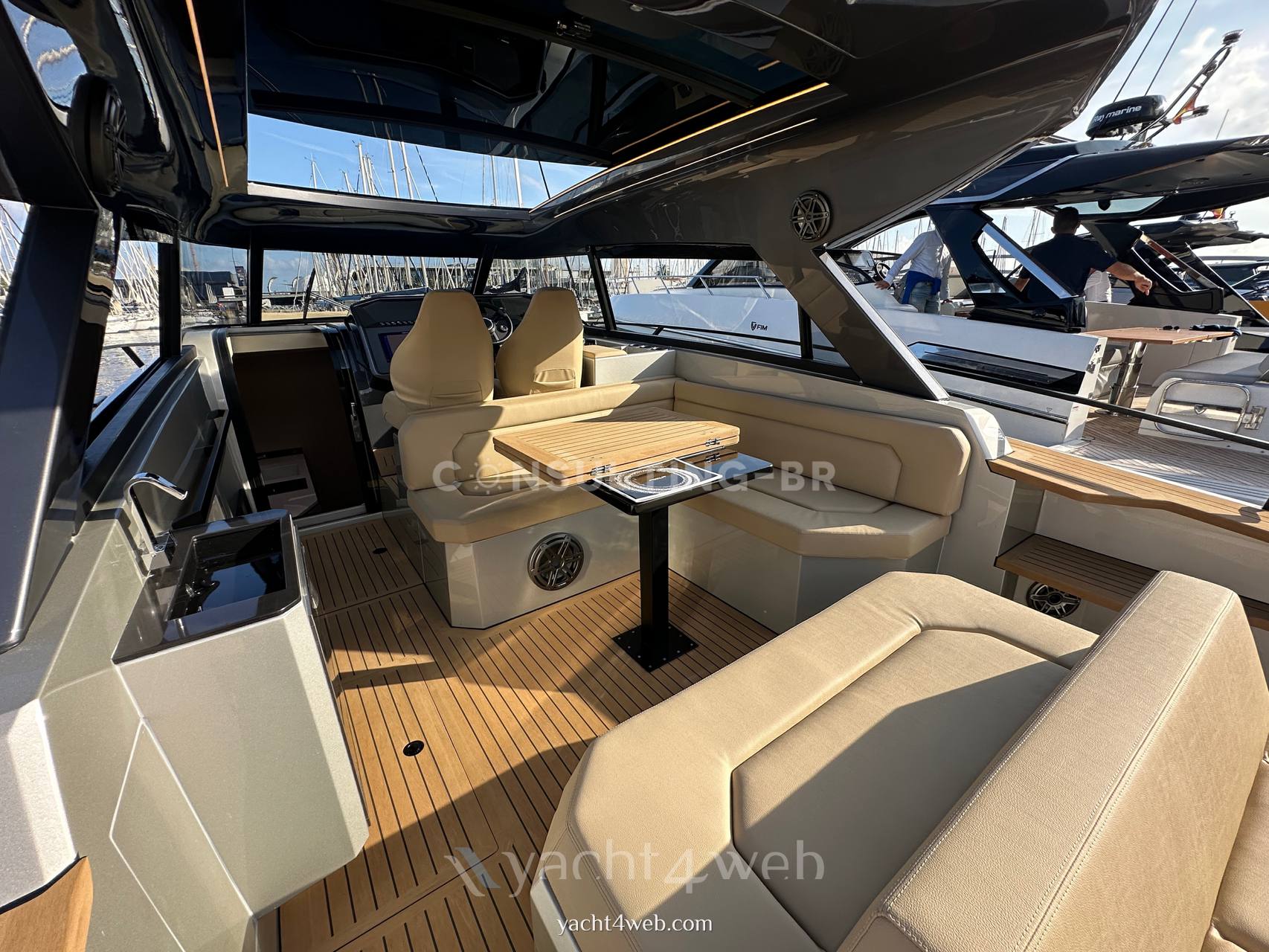 Focus 3x Flybridge occasion