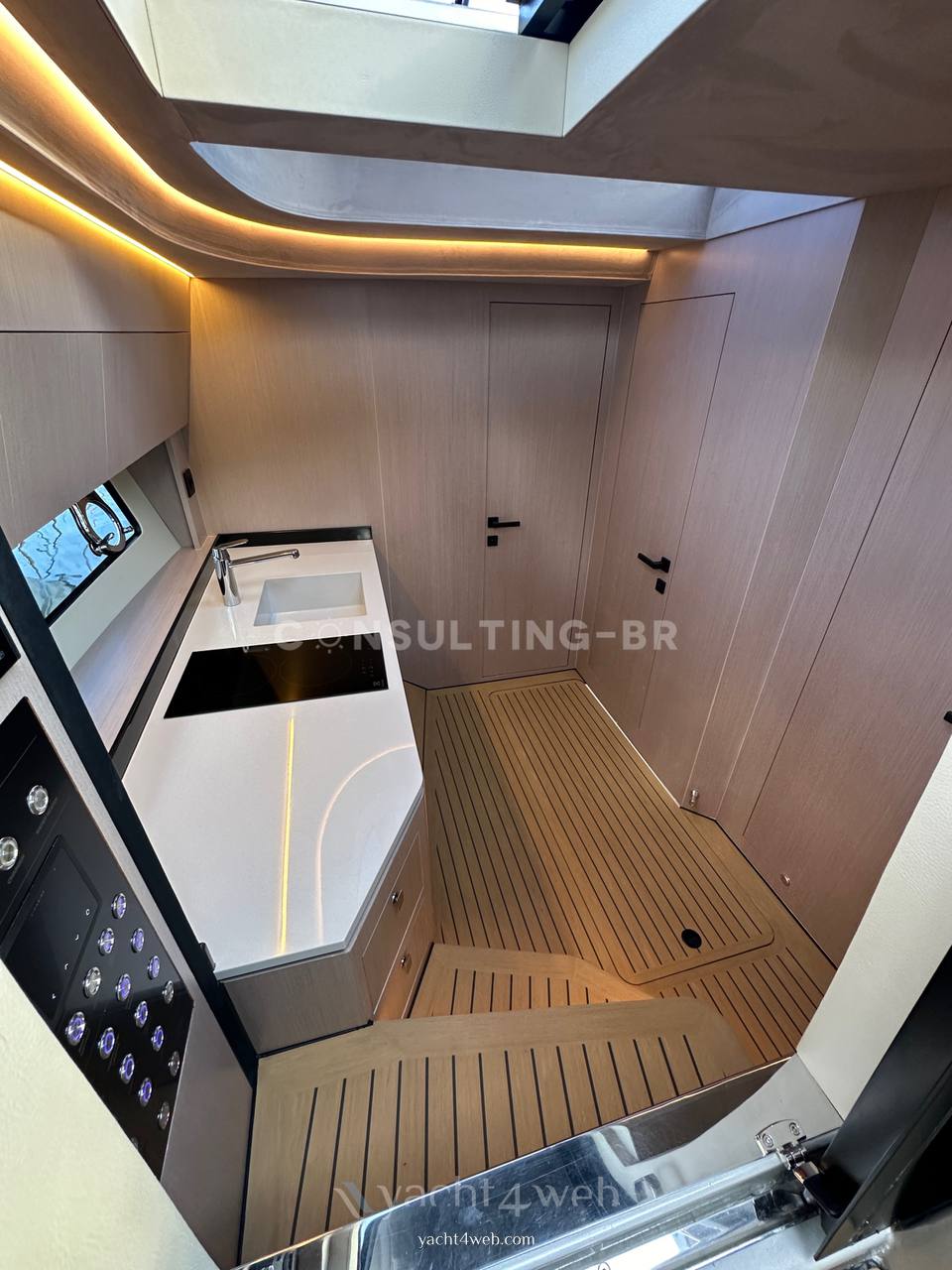 Focus 3x Flybridge occasion