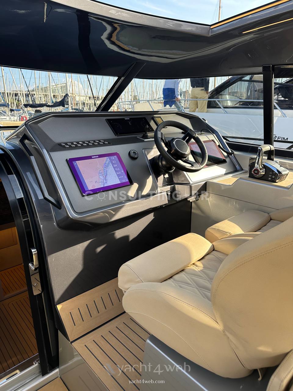 Focus 3x Bateau à moteur nouveau en vente