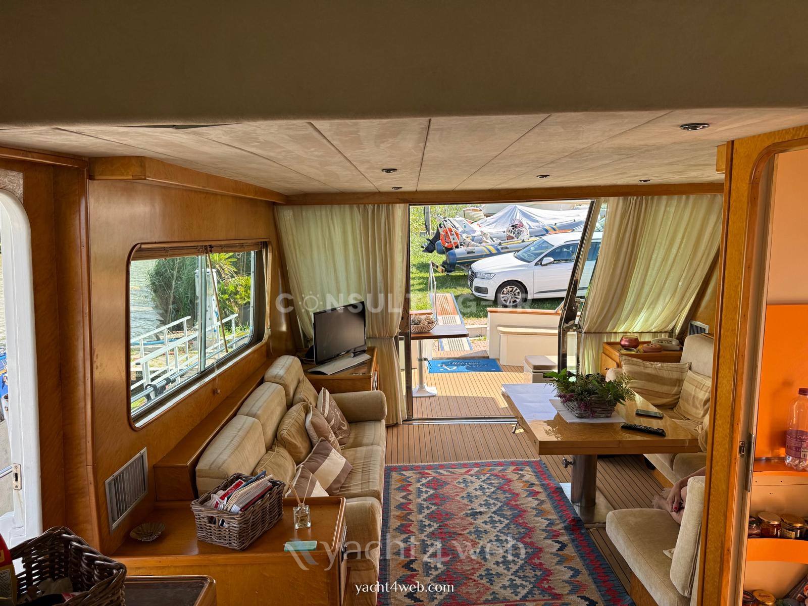 Alfamarine 16.50 fly 照片