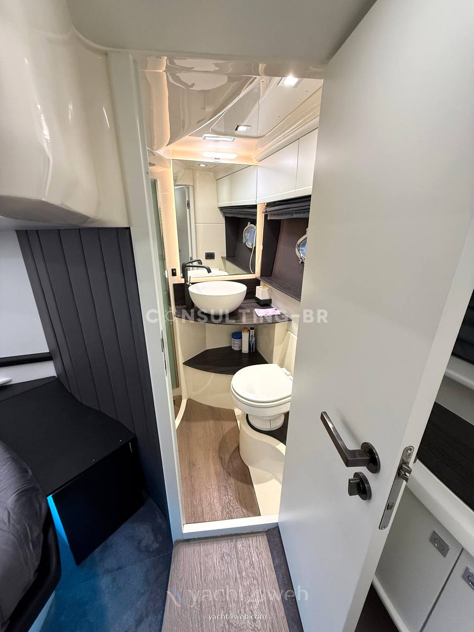 Absolute 47 ht 照片