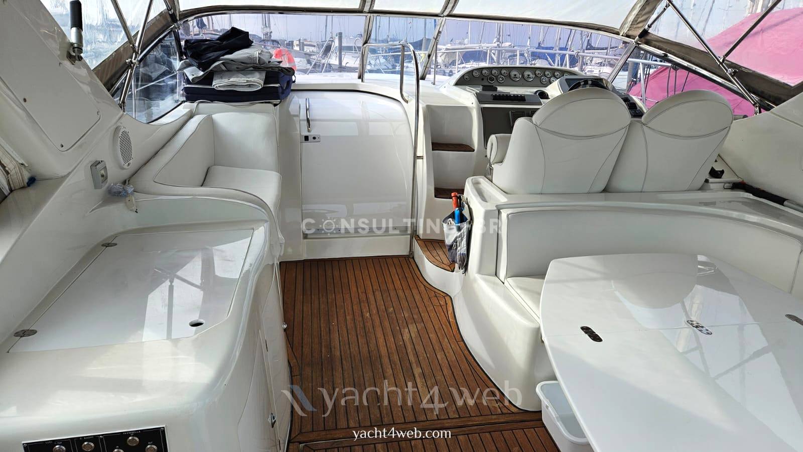 Innovazione & progetti Mira 43 barco a motor