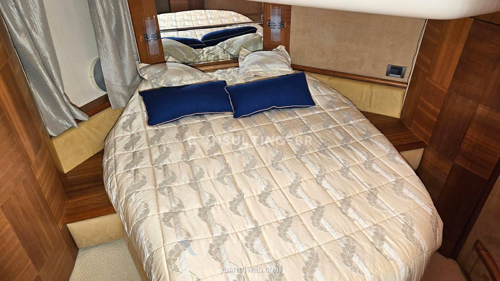 Azimut 50 Fly Barco a motor usado para venda