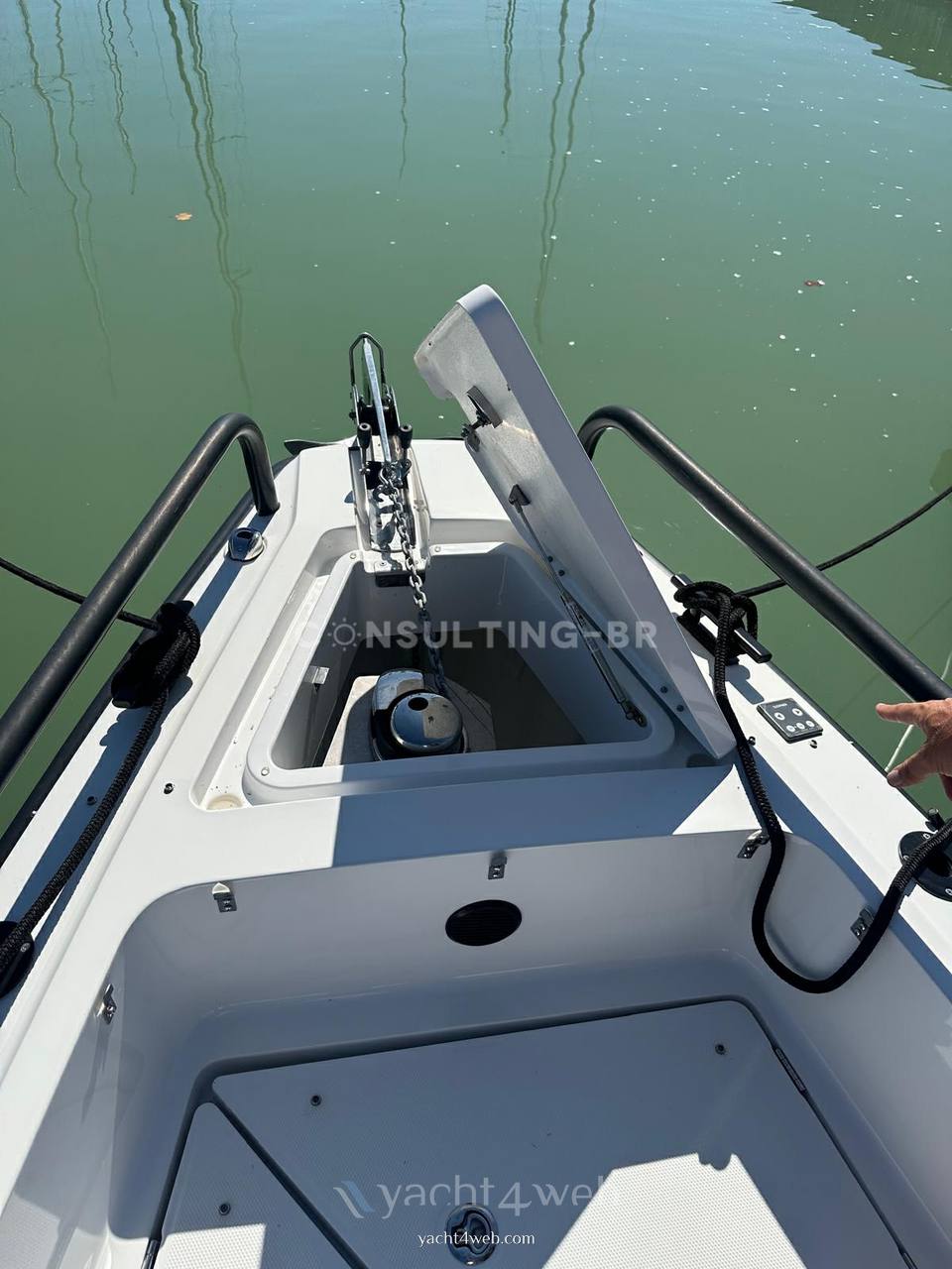 Axopar 28 Flybridge usado