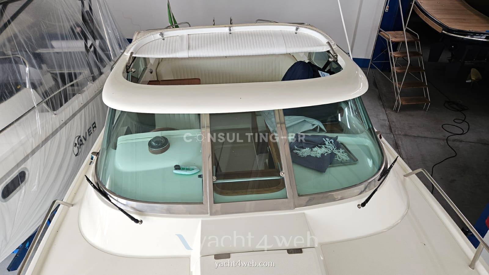 Colombo Super Indios 31 HT barco a motor