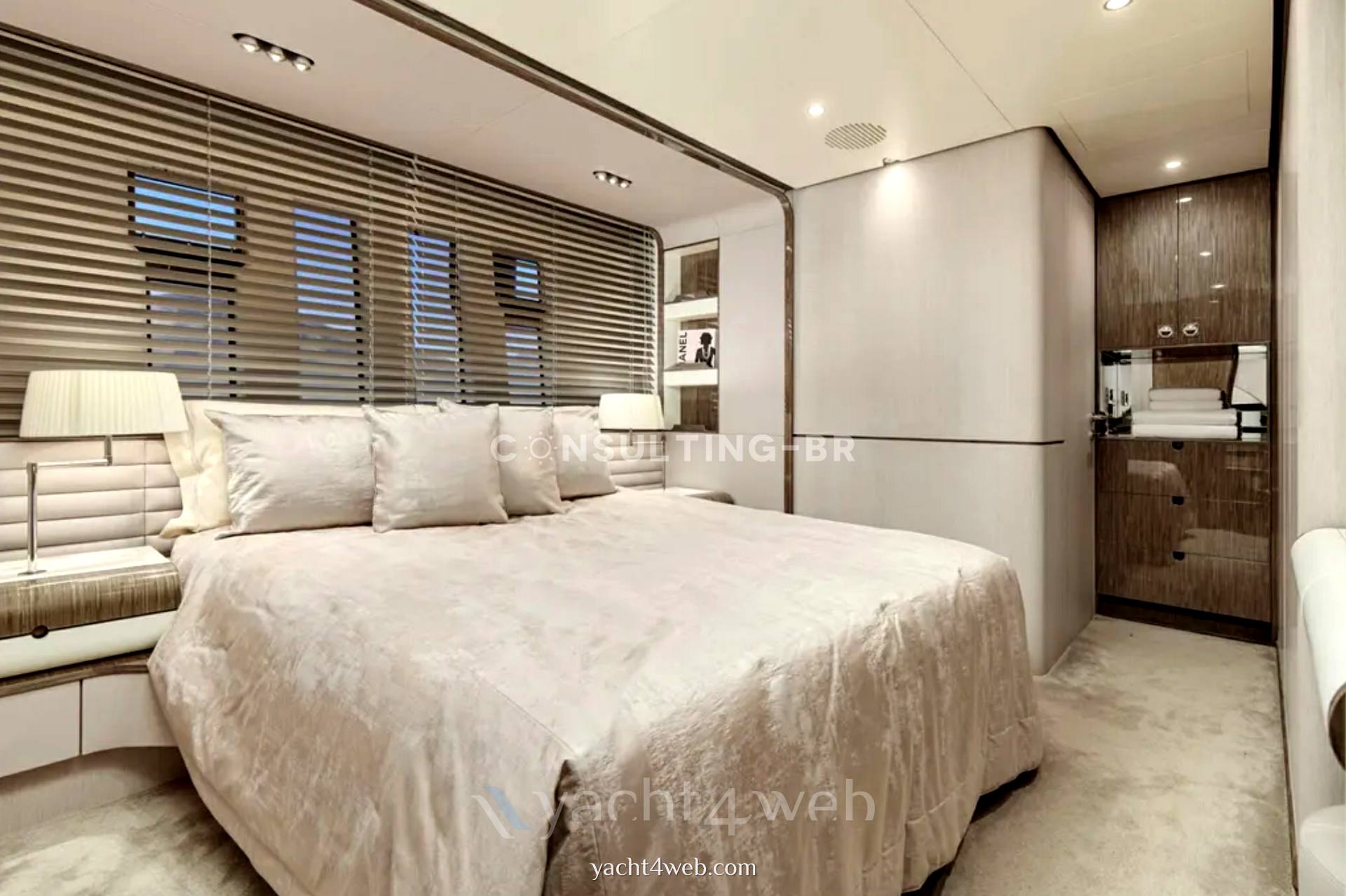 Azimut Grande 30M Barco a motor usado para venda