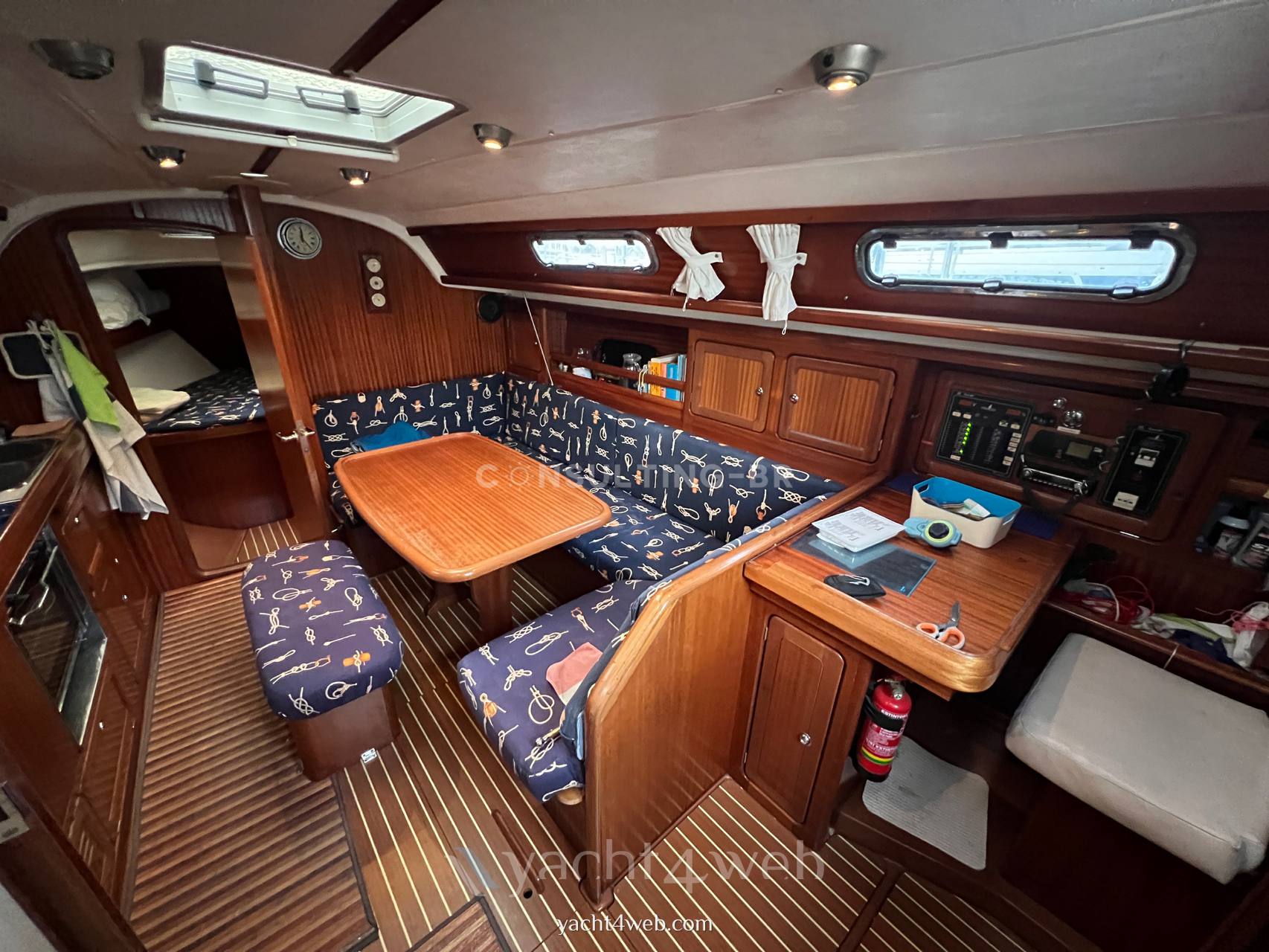 Bavaria 37 Flybridge