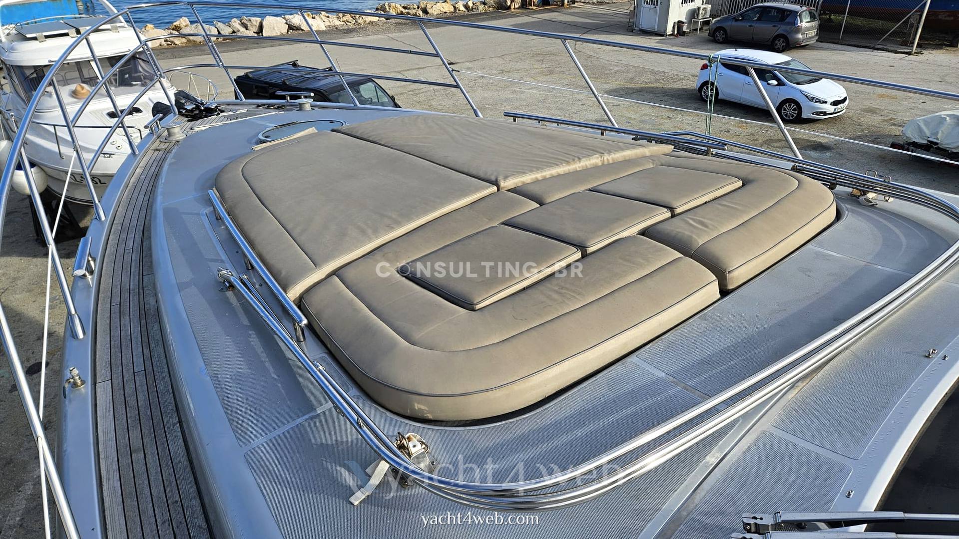 Azimut 68 s barco a motor