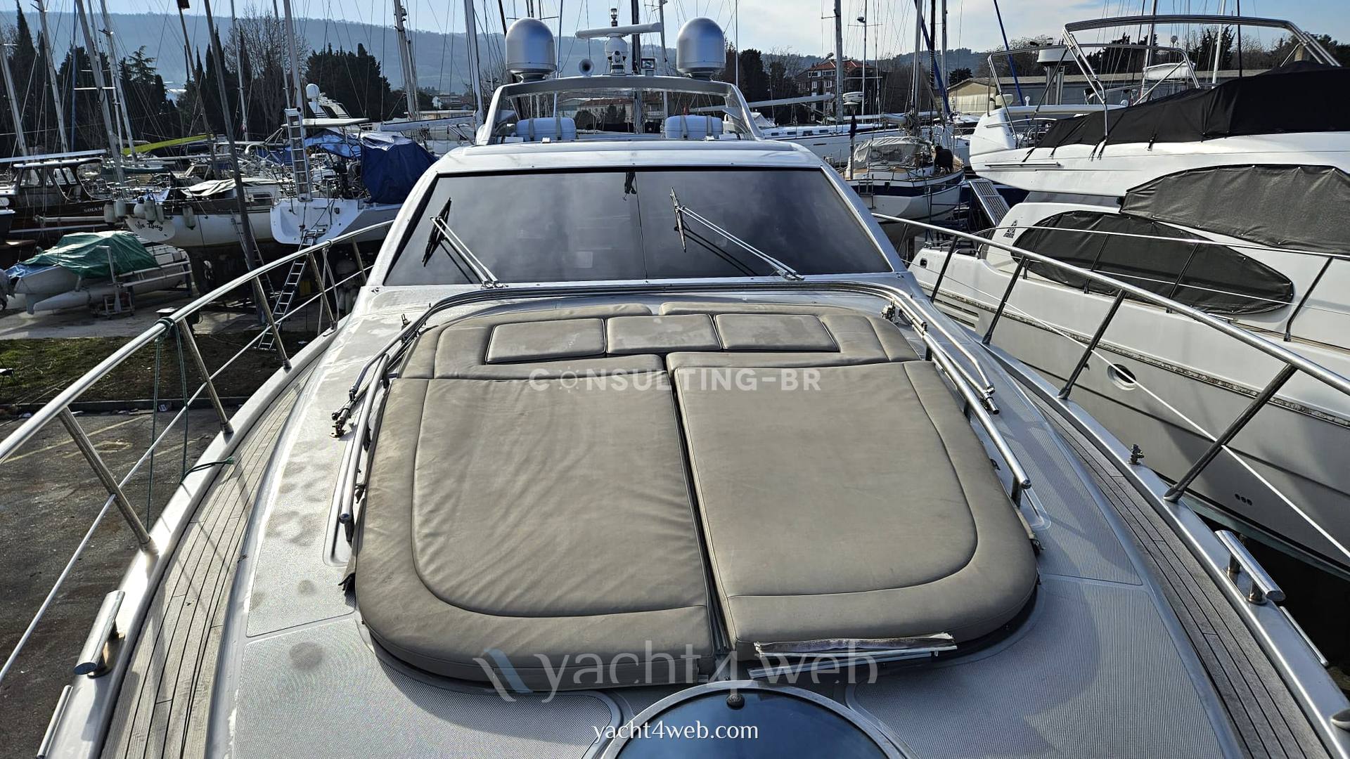 Azimut 68 s usado