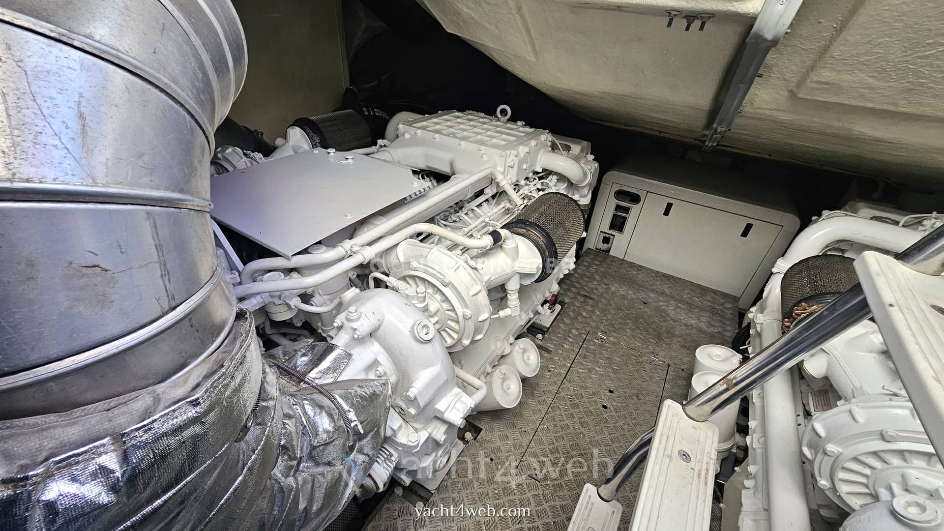 Azimut 68 s Barco a motor usado para venda