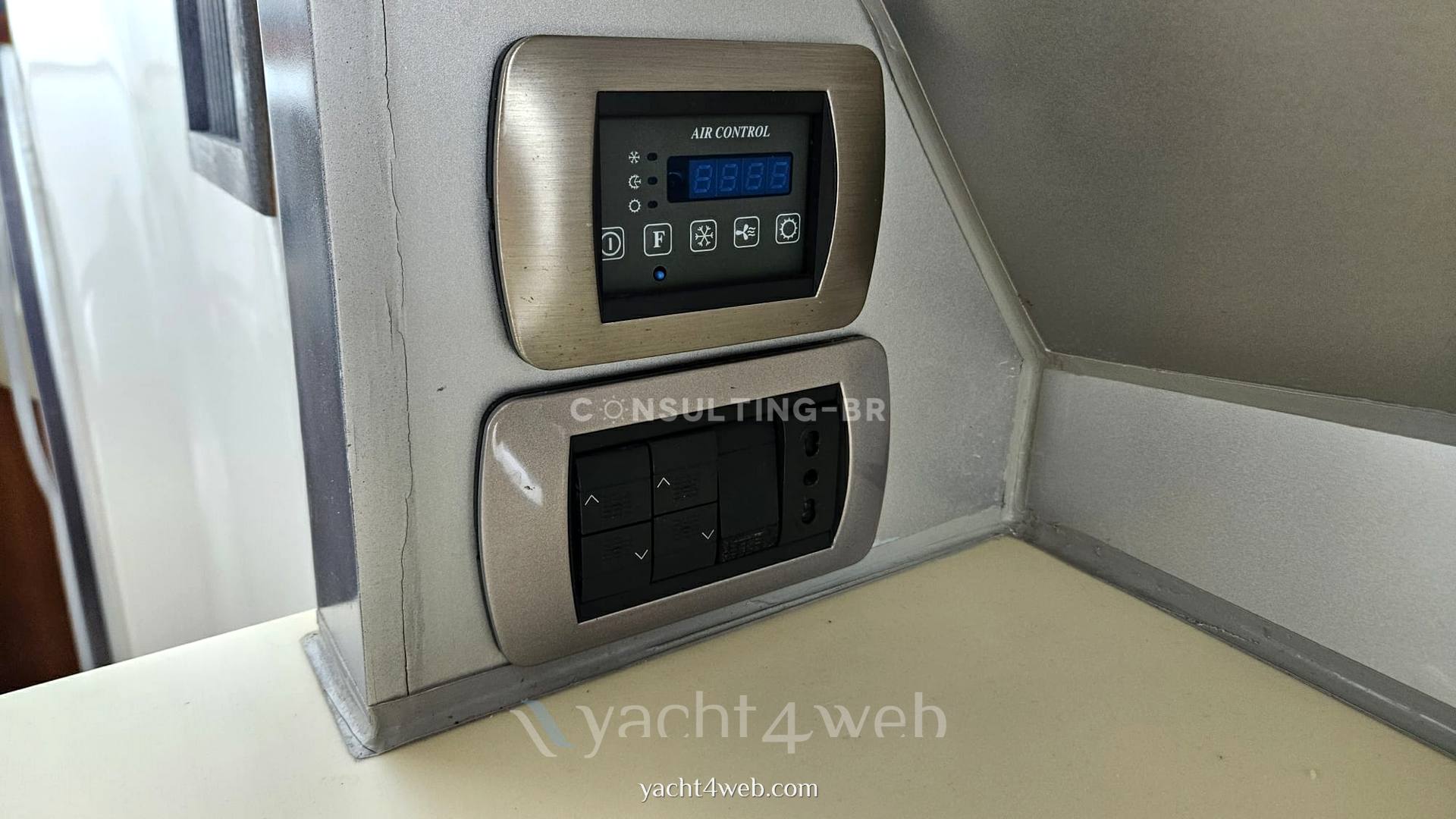 Primatist 46 barco a motor