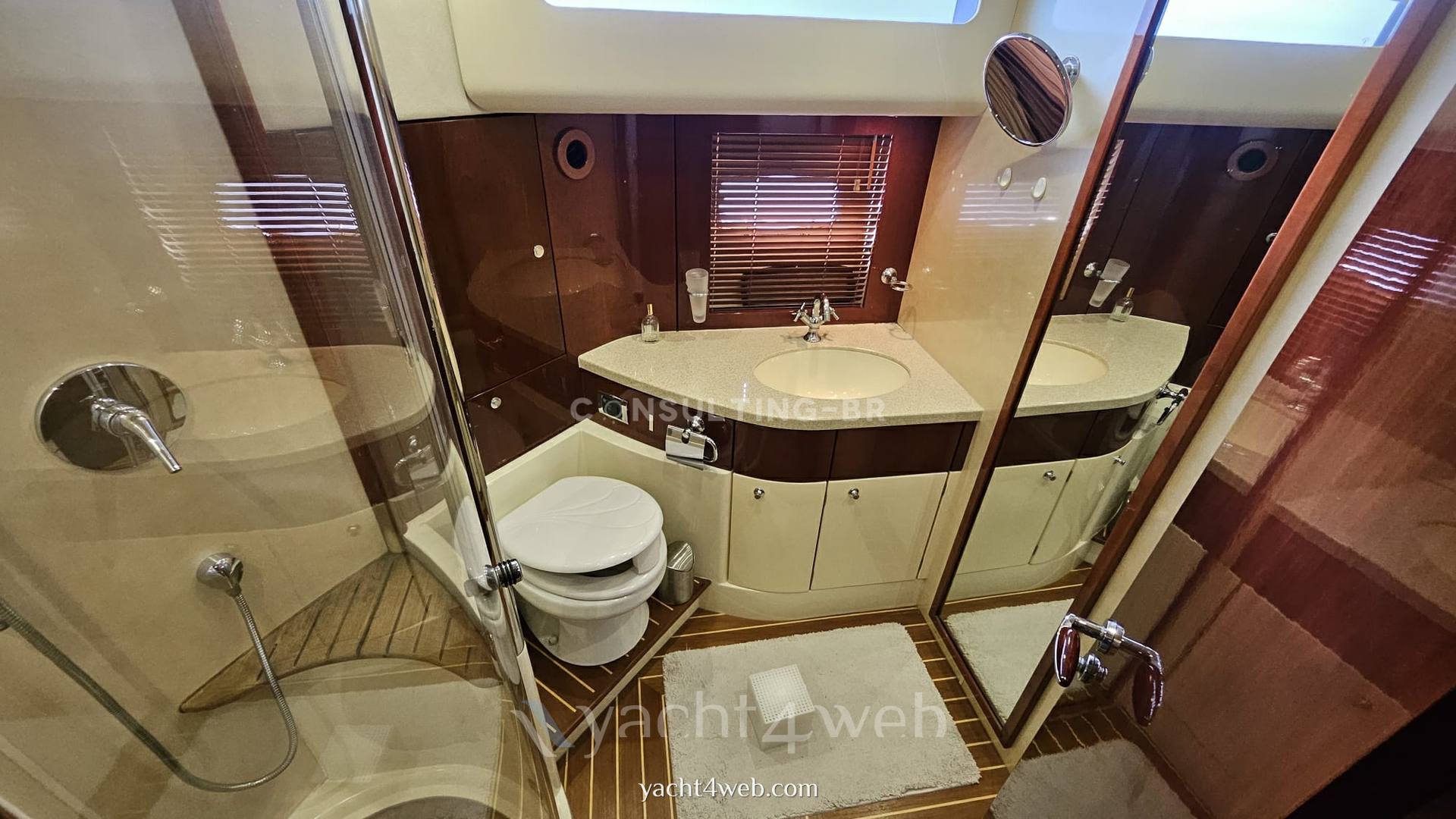 Fairline Squadron 58 Barco a motor usado para venda