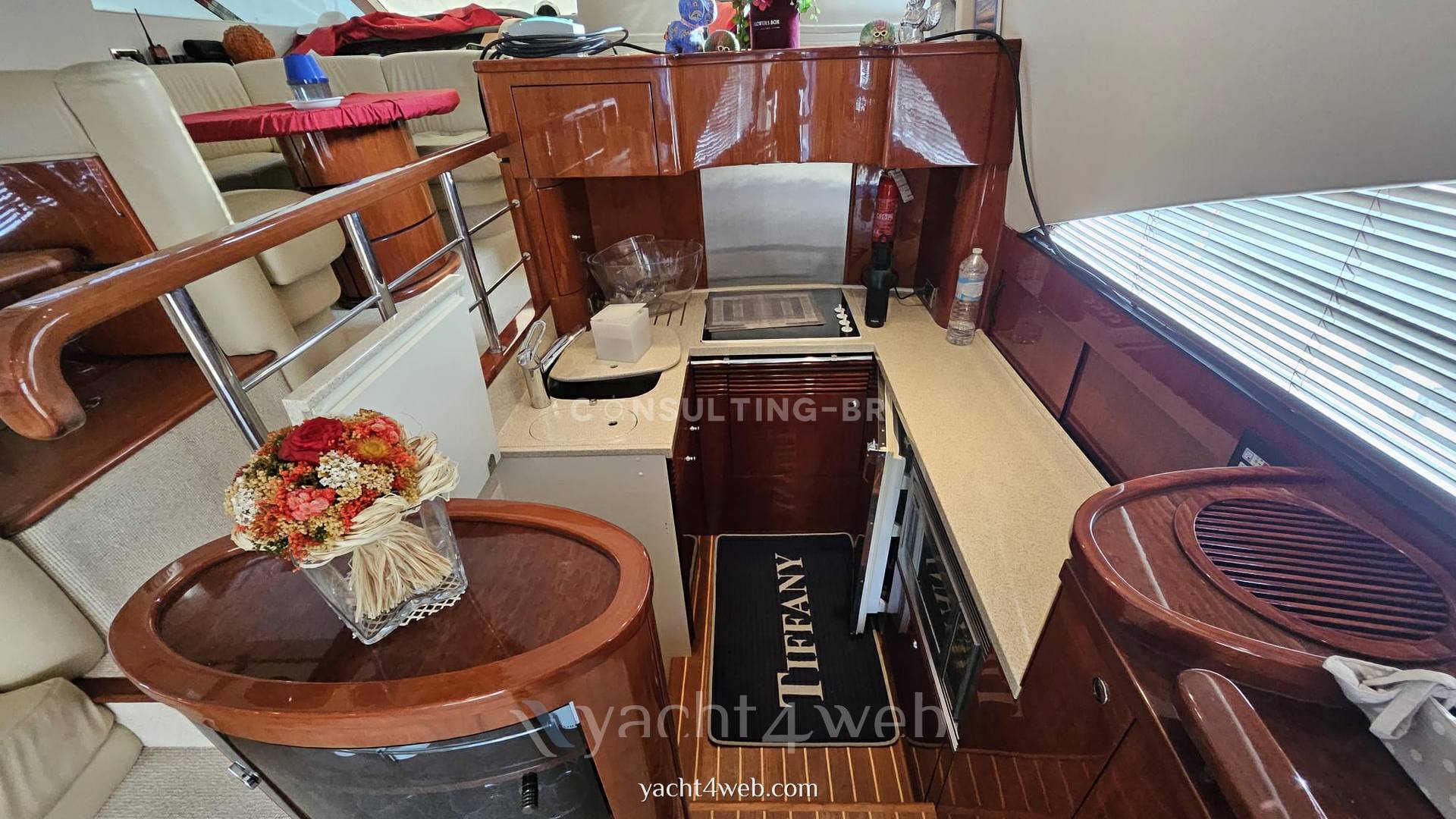 Fairline Squadron 58 Barco a motor usado para venda