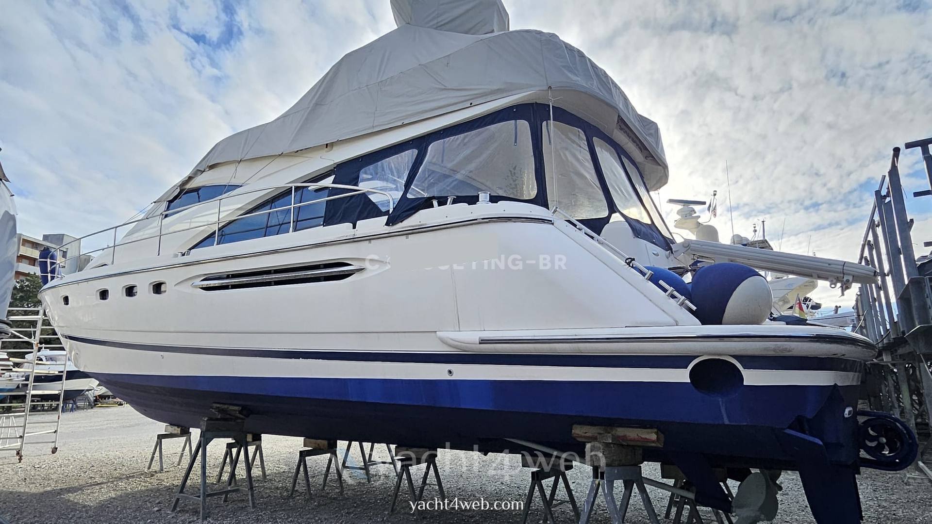 Fairline Squadron 58 Barco a motor usado para venda