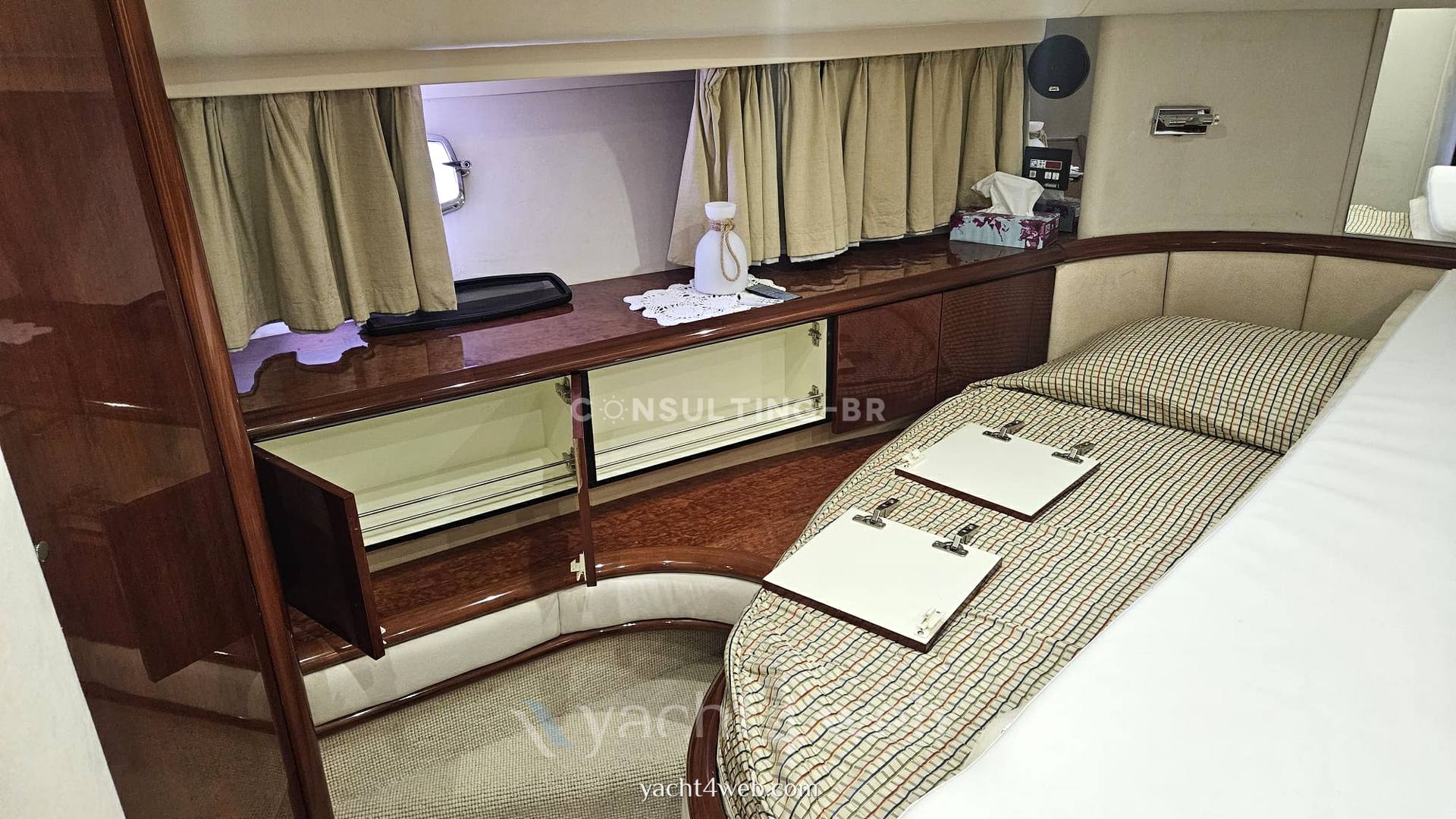 Fairline Squadron 58 barco a motor