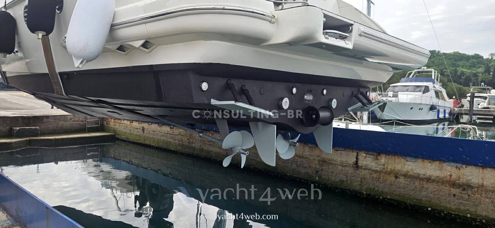 Azimut 43 fly bateau à moteur
