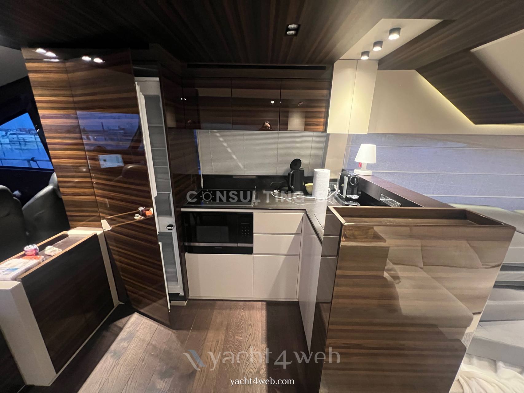 Ferretti 670 fly Photo