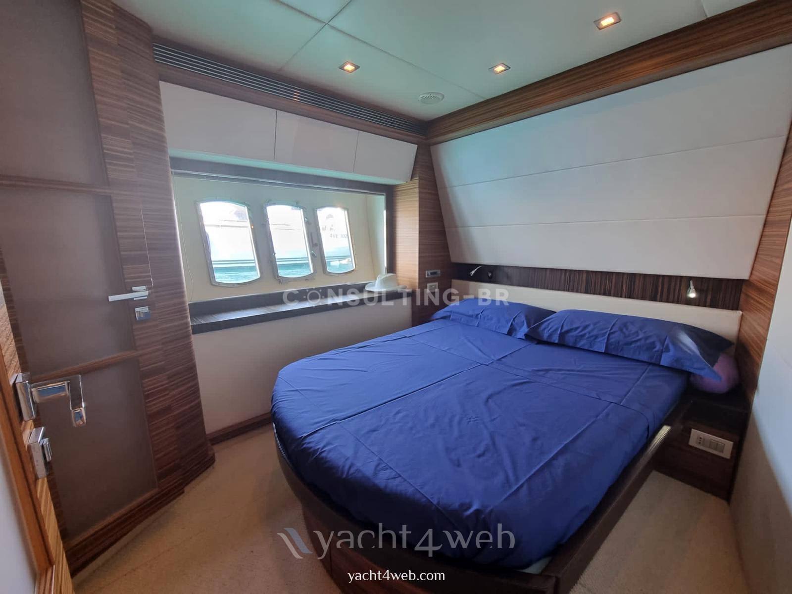 Absolute 52 motor boat