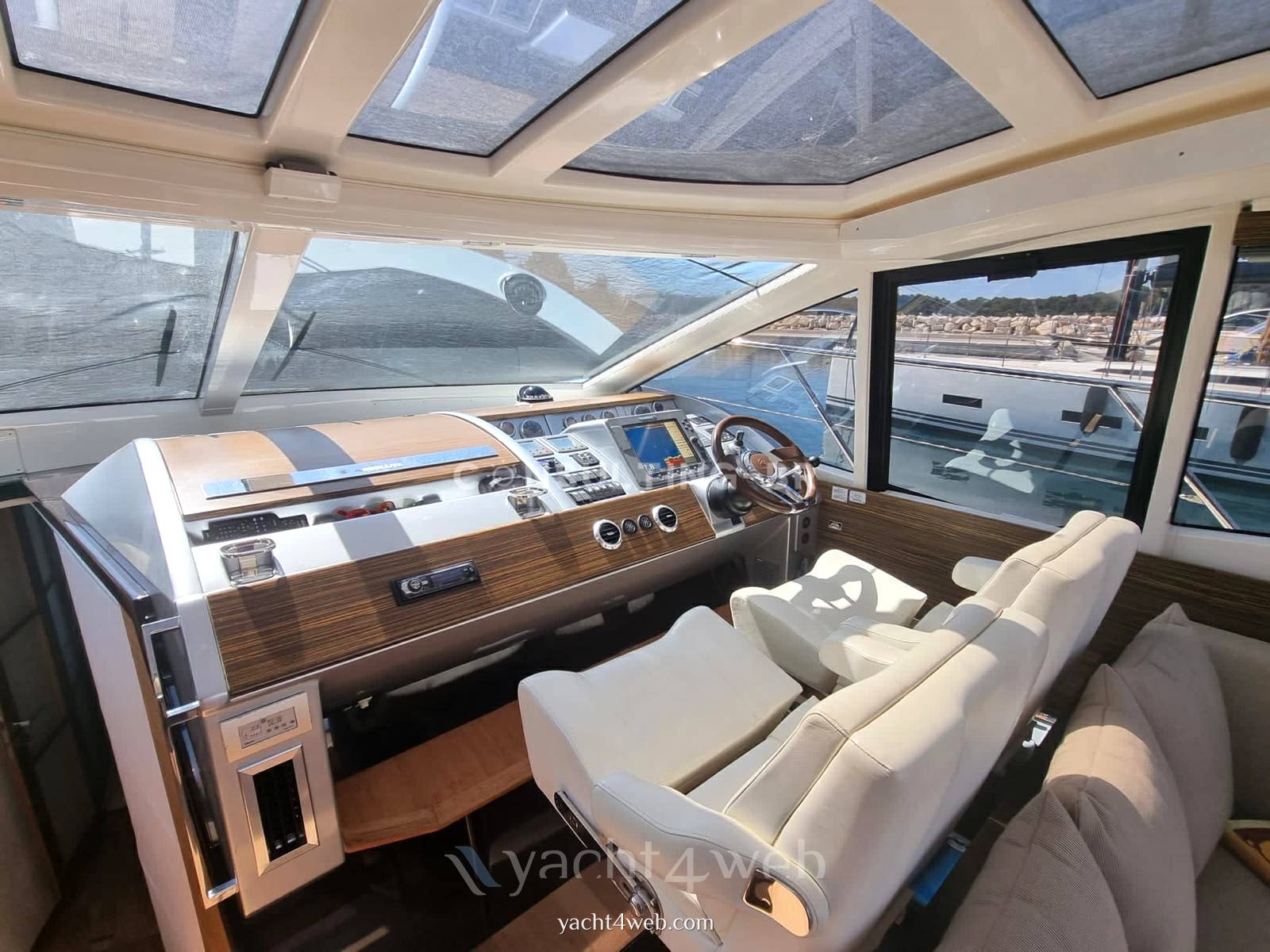 Absolute 52 Motor boat used for sale