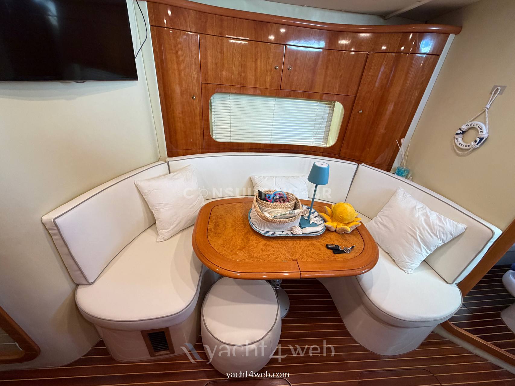 Innovazione & progetti Mira 40 bateau à moteur