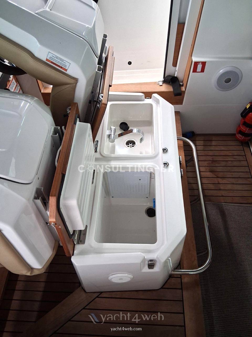 Axopar 28 cabin brabus line motor boat