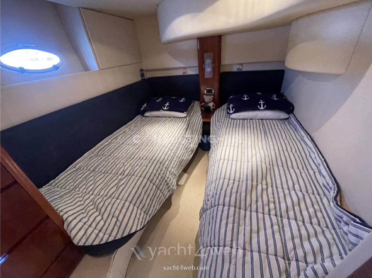 Azimut 42 fly 照片